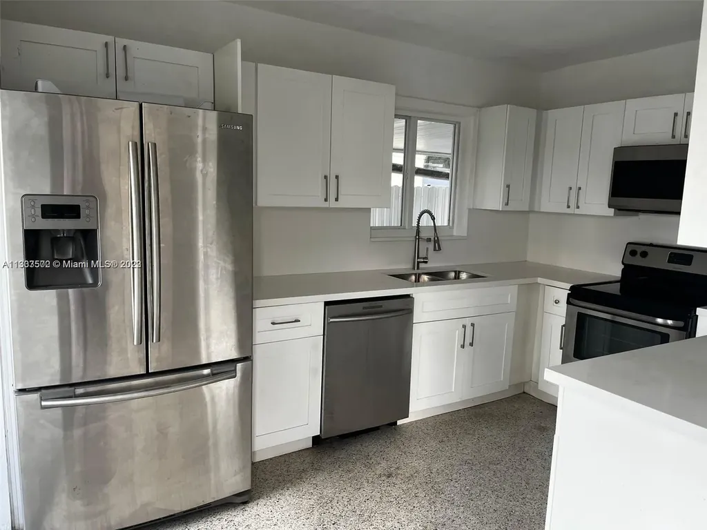 4520 Sw 18th Street West Park FL 33023