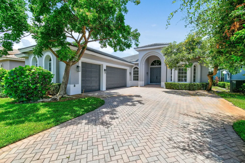 479 Pine Tree Court Atlantis FL 33462