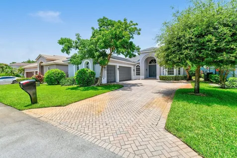479 Pine Tree Court Atlantis FL 33462