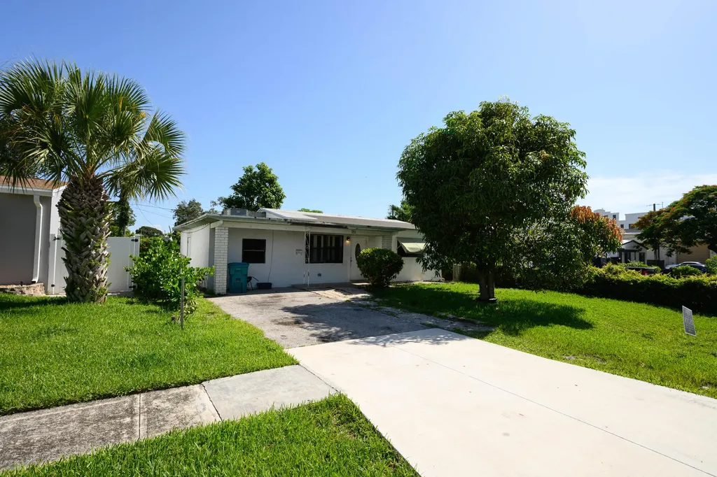 133 Se 13th Avenue Boynton Beach FL 33435