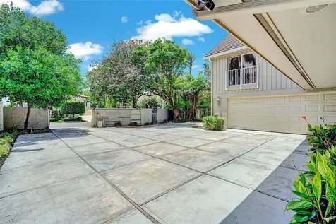 2304 Bay Drive Pompano Beach FL 33062