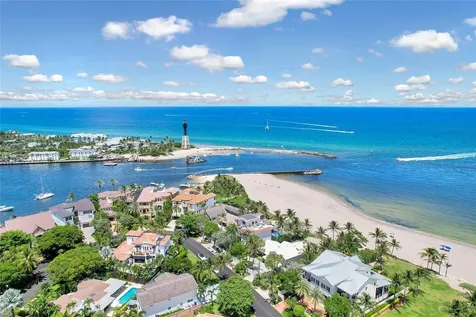 2304 Bay Drive Pompano Beach FL 33062