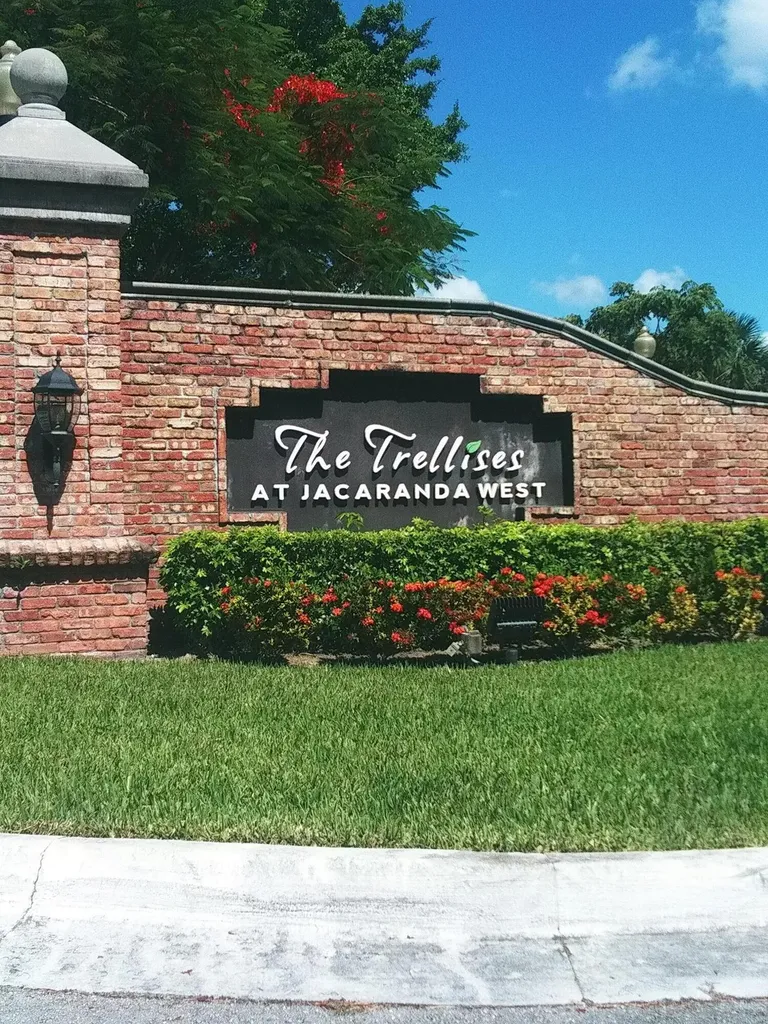 9727 N New River Canal Road Plantation FL 33324