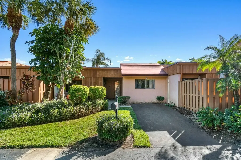 5366 Stonybrook Lane Boynton Beach FL 33437