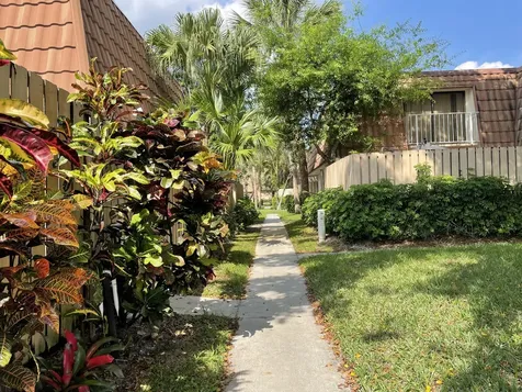 543 Green Springs Place West Palm Beach FL 33409