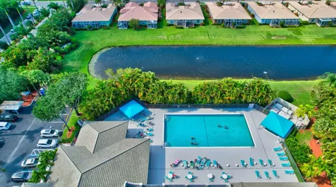 10880 Royal Caribbean Circle Boynton Beach FL 33437
