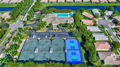 10880 Royal Caribbean Circle Boynton Beach FL 33437