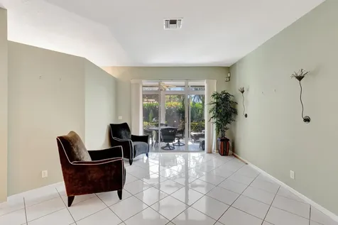 10880 Royal Caribbean Circle Boynton Beach FL 33437