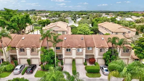 6772 Via Regina Boca Raton FL 33433