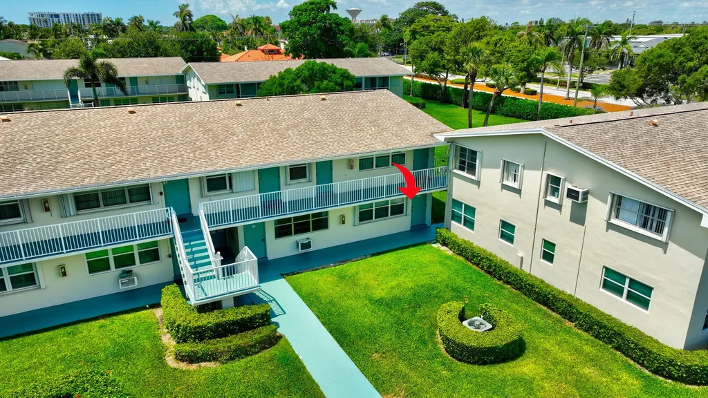 740 Horizons Boynton Beach FL 33435