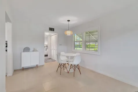 740 Horizons Boynton Beach FL 33435