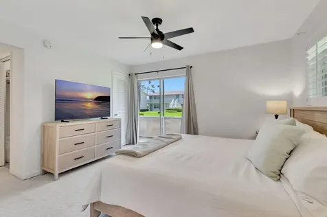 740 Horizons Boynton Beach FL 33435