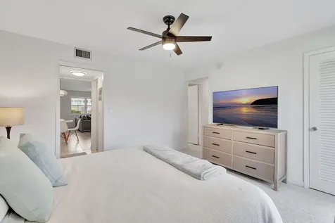 740 Horizons Boynton Beach FL 33435
