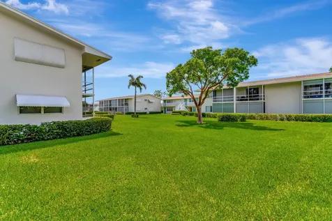740 Horizons Boynton Beach FL 33435