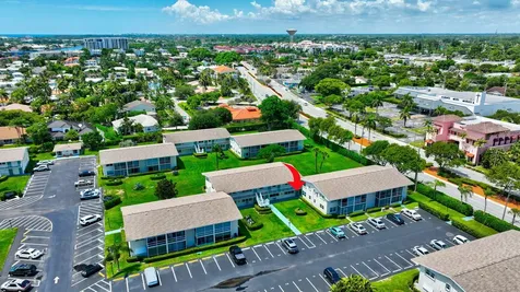 740 Horizons Boynton Beach FL 33435