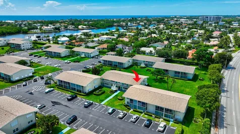 740 Horizons Boynton Beach FL 33435