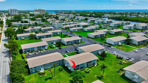 740 Horizons Boynton Beach FL 33435
