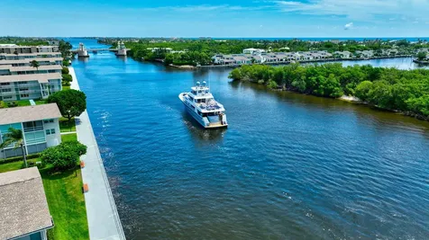 740 Horizons Boynton Beach FL 33435