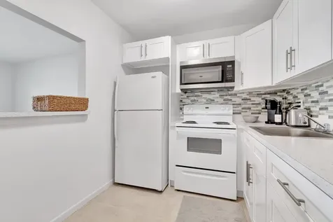 740 Horizons Boynton Beach FL 33435