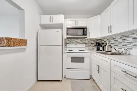 740 Horizons Boynton Beach FL 33435