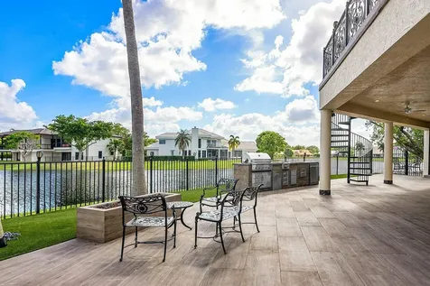 4845 Regency Court Boca Raton FL 33434