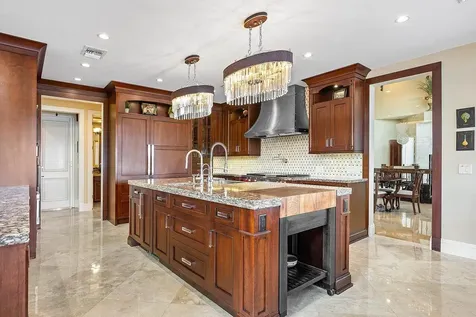 4845 Regency Court Boca Raton FL 33434