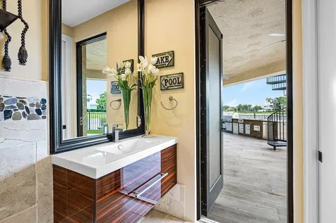 4845 Regency Court Boca Raton FL 33434