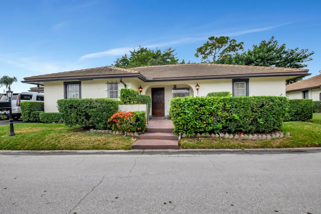 428 Pine Villa Drive Atlantis FL 33462