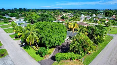 2478 Kentucky Street West Palm Beach FL 33406