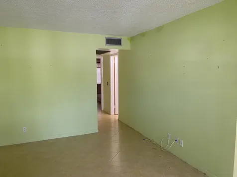 95 Cambridge West Palm Beach FL 33417