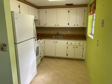 95 Cambridge West Palm Beach FL 33417