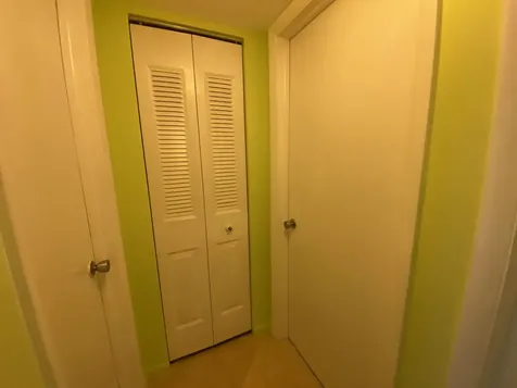 95 Cambridge West Palm Beach FL 33417