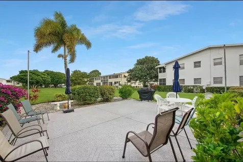 377 Windsor Q West Palm Beach FL 33417
