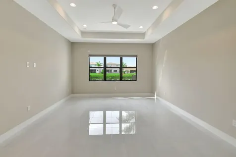 8560 Shoreacres Street Boca Raton FL 33434