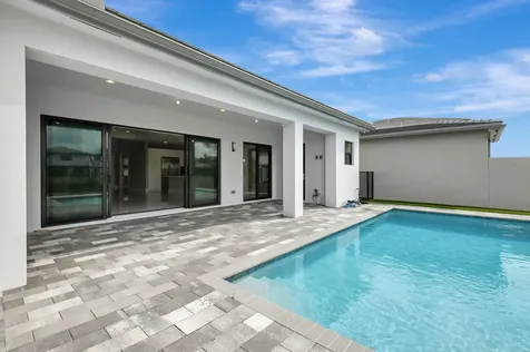 8560 Shoreacres Street Boca Raton FL 33434