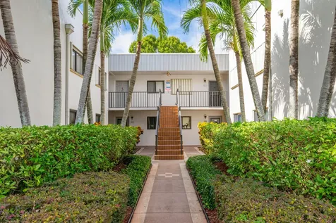 15450 Pembridge Avenue Delray Beach FL 33484