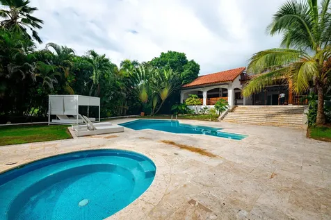 40 Cajuiles Casa de Campo DR 22000