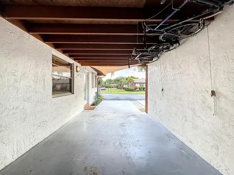 533 Se 28th Circle Boynton Beach FL 33435