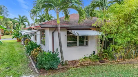 533 Se 28th Circle Boynton Beach FL 33435