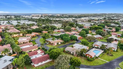 533 Se 28th Circle Boynton Beach FL 33435
