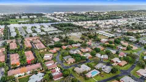 533 Se 28th Circle Boynton Beach FL 33435
