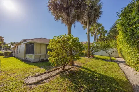 7821 Manor Forest Lane Boynton Beach FL 33436