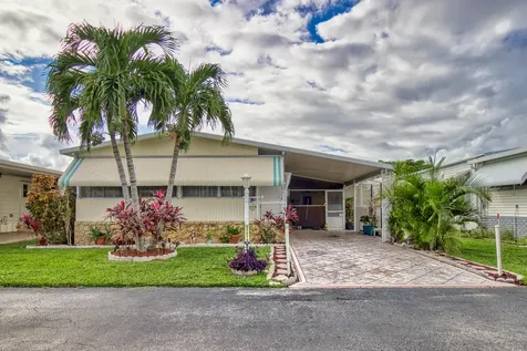 51010 Galina Bay Boynton Beach FL 33436