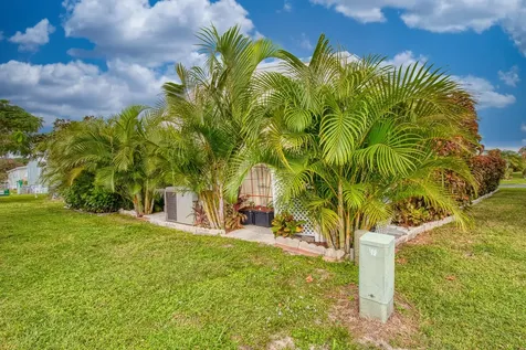 51010 Galina Bay Boynton Beach FL 33436