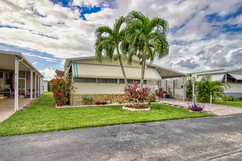 51010 Galina Bay Boynton Beach FL 33436