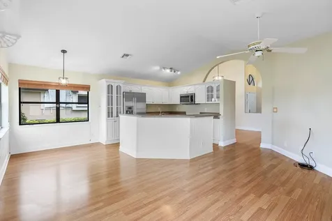 8207 Cassia Drive Boynton Beach FL 33472