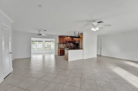 1069 Sw 12th Road Boca Raton FL 33486