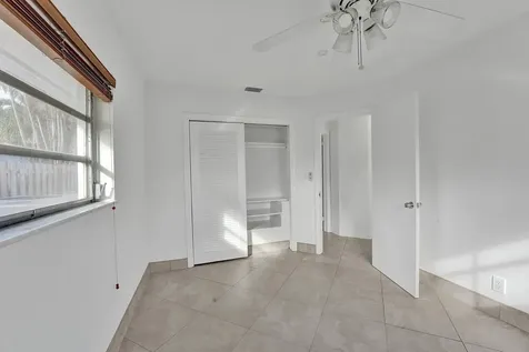 1069 Sw 12th Road Boca Raton FL 33486