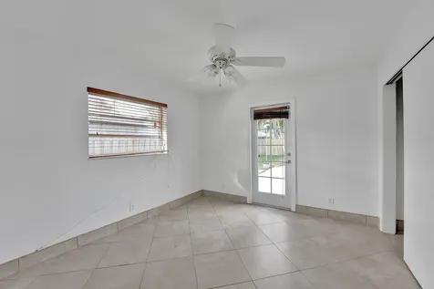 1069 Sw 12th Road Boca Raton FL 33486