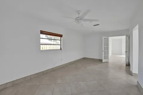 1069 Sw 12th Road Boca Raton FL 33486